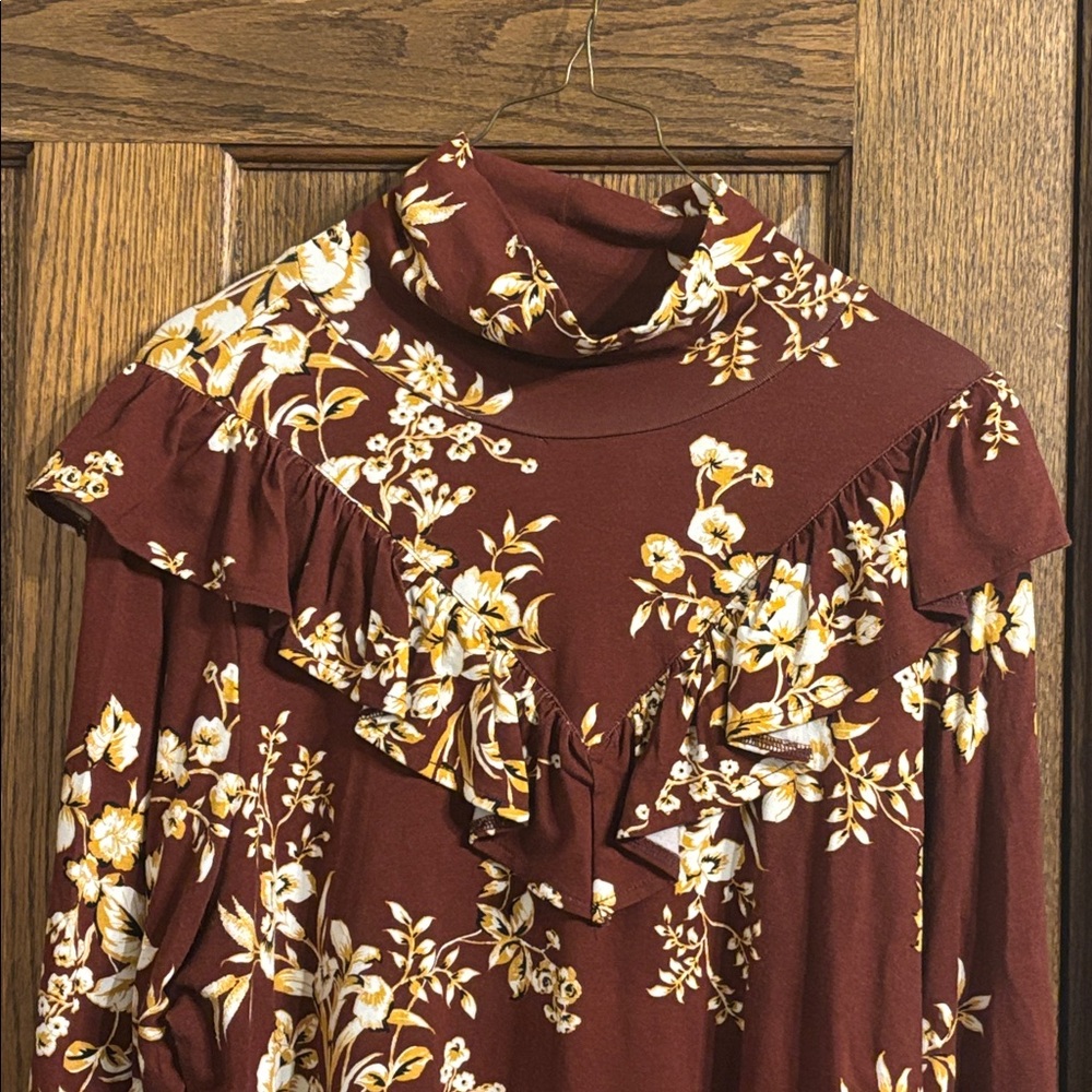 Floral Ruffle Women's Top - Picture 2 of 6